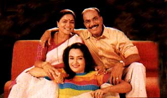  Reema Lagoo, Shivaji Satam and Nisha Bains 