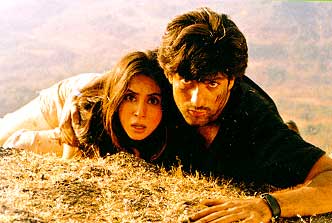  Urmila Matondkar and Fardeen Khan in Junlge