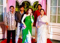 Karishma, Sunil, Aruna, Raghuvaran